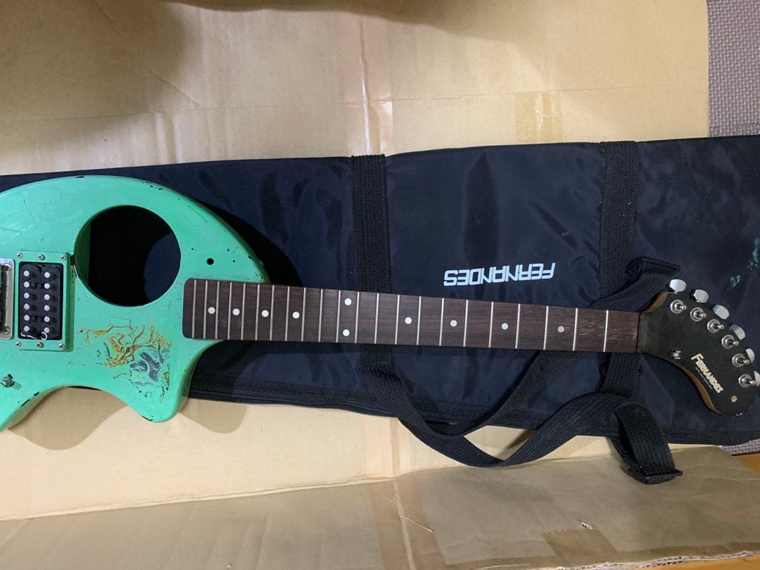 catcakemix様フェルナンデス　ギター　ZO-3 ジャンク　ソフトケース付