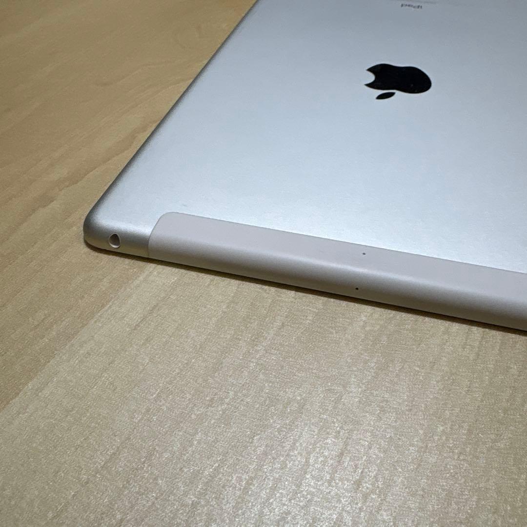<美品/フィルムあり>Apple iPad シルバー 10.2インチ