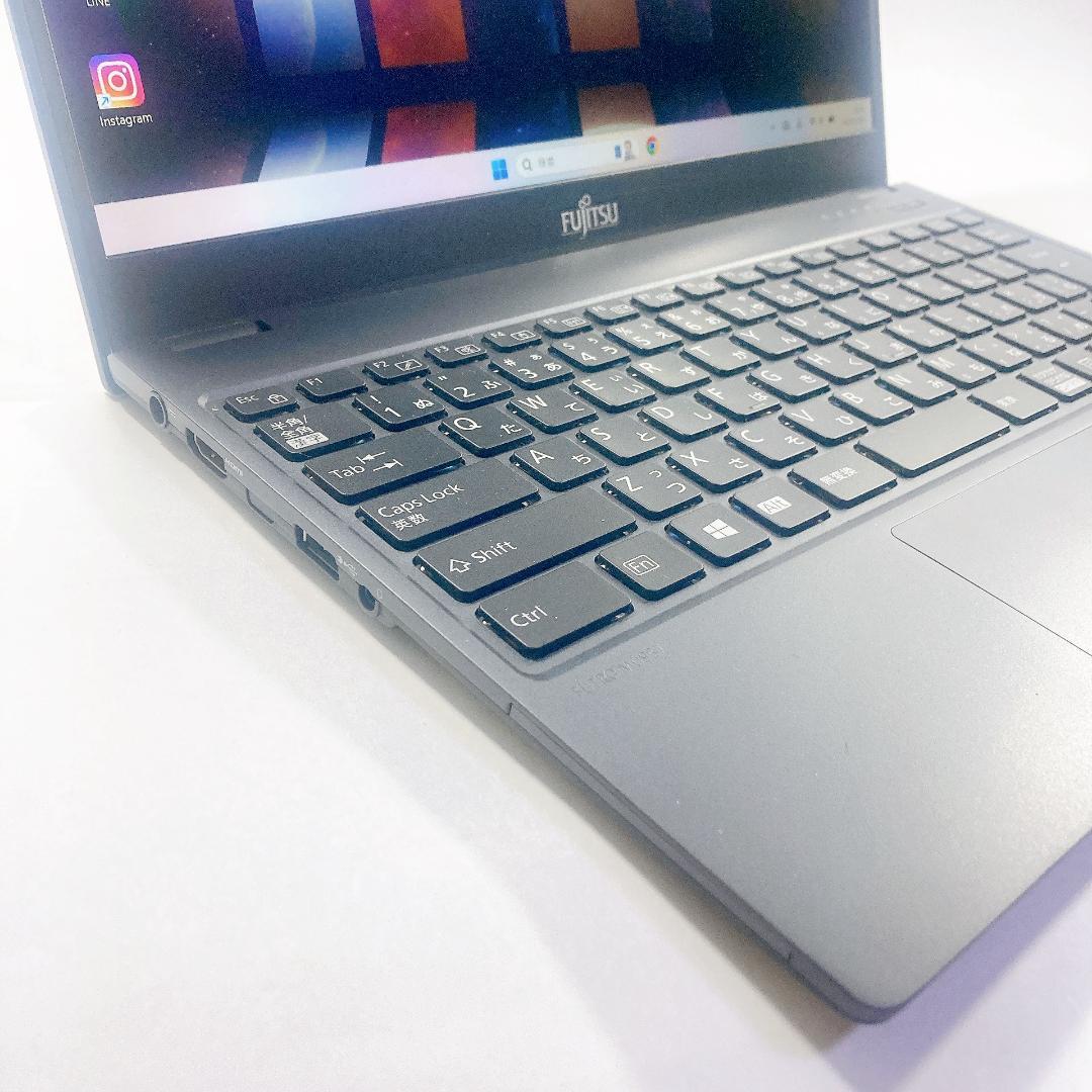 w97✨超軽量 /美品 /オフィス付/8GB /爆速SSD✨すぐ使えるノートPC