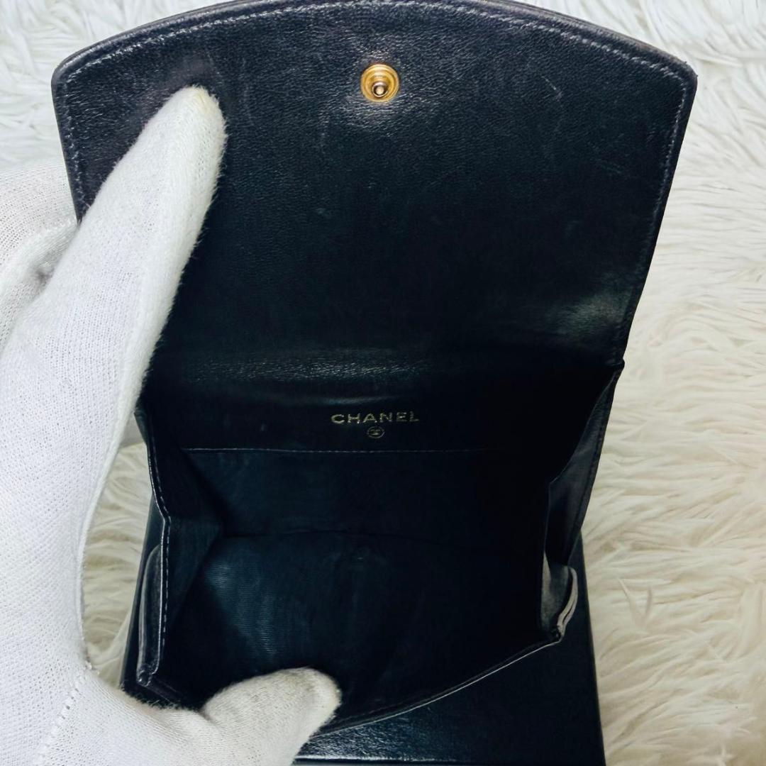【セール】シャネル　ココマーク　二つ折り財布　黒　ラムスキン　箱付き カードあり