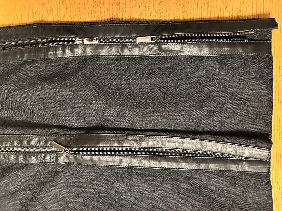 GUCCI ブラックタイトスカート ダブルジッパー