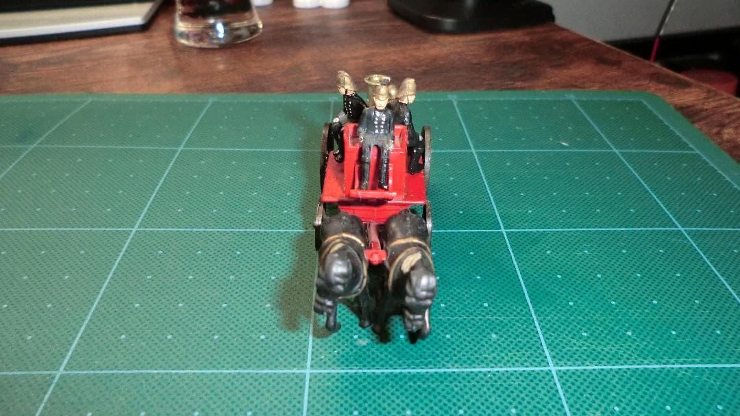 クラッシックなミニカーのコレクション