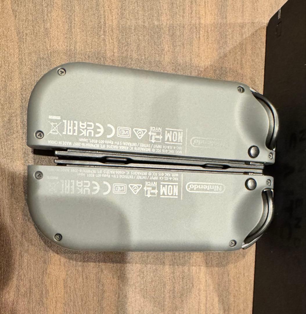 A 【美品・完品】Switch 本体 グレー 新型 バッテリー強化版