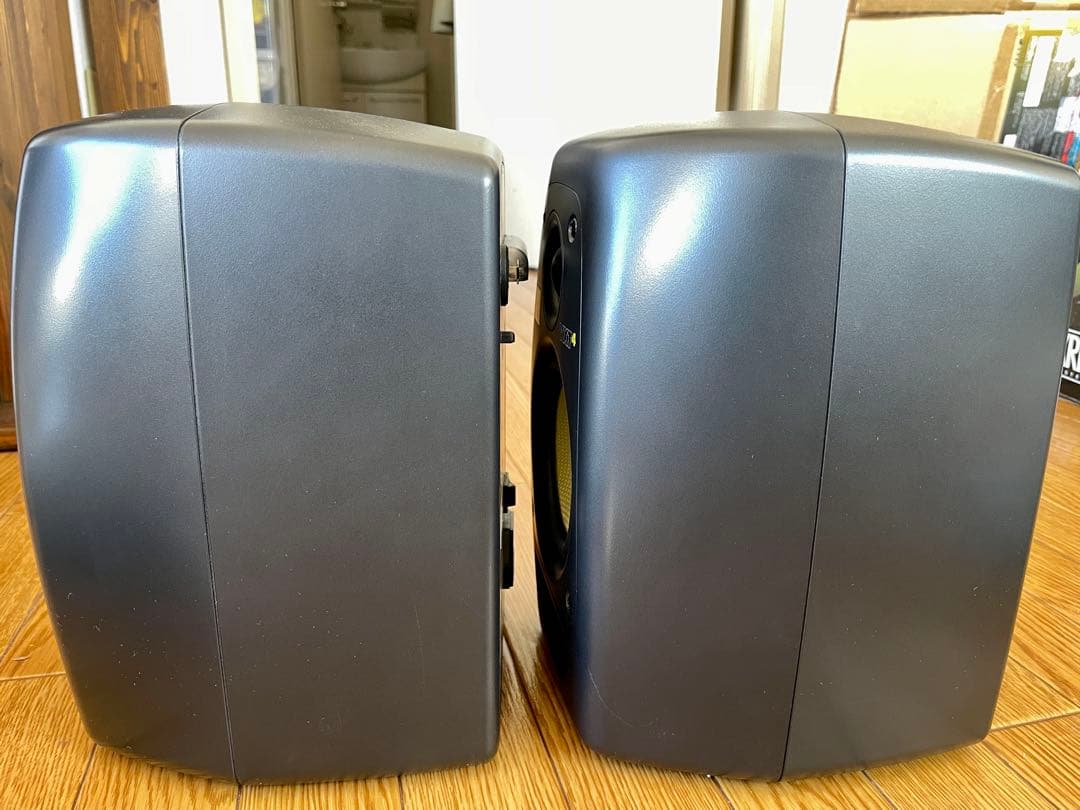 KRK VXT4 パワードモニタースピーカー　2/2
