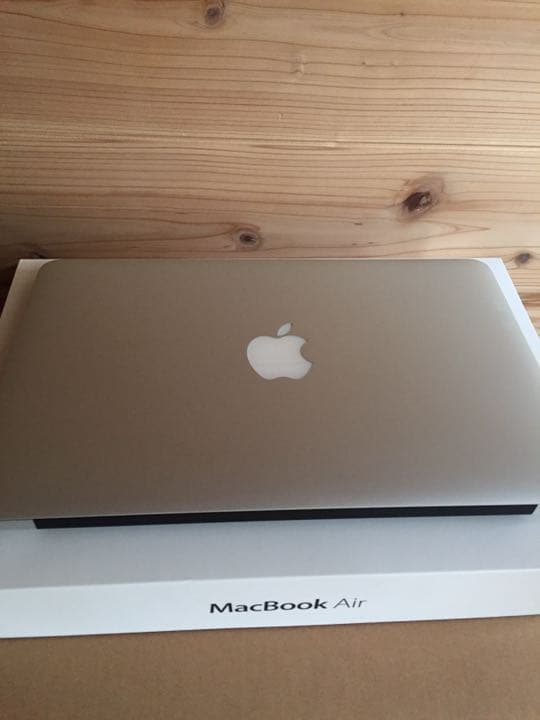 スマホ・タブレット・パソコン MacBook Air MD711J/A