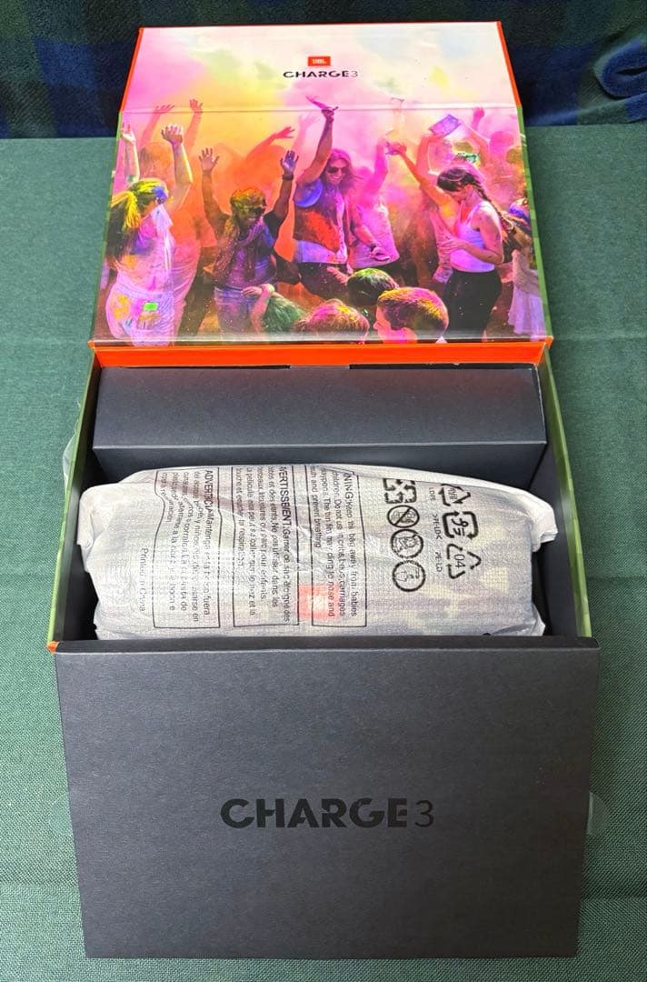 美品 JBL Charge 3　チャージ3 Bluetoothスピーカー　迷彩柄