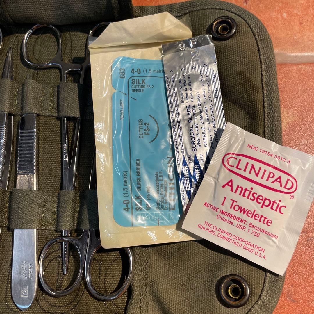 U.S. 医療シンボル ポーチ オリーブ　デッドストック