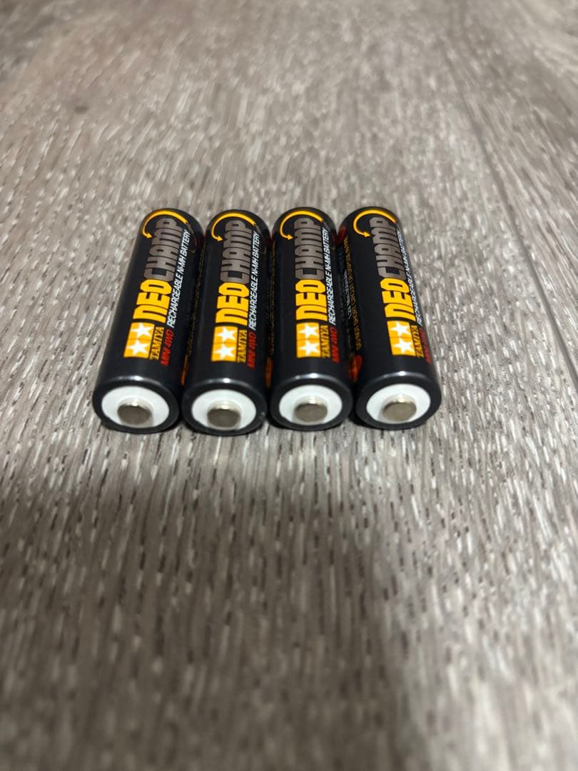 ミニ四駆　Hitec X4 ADVANCED III 充電器　＊(電池4本付き)