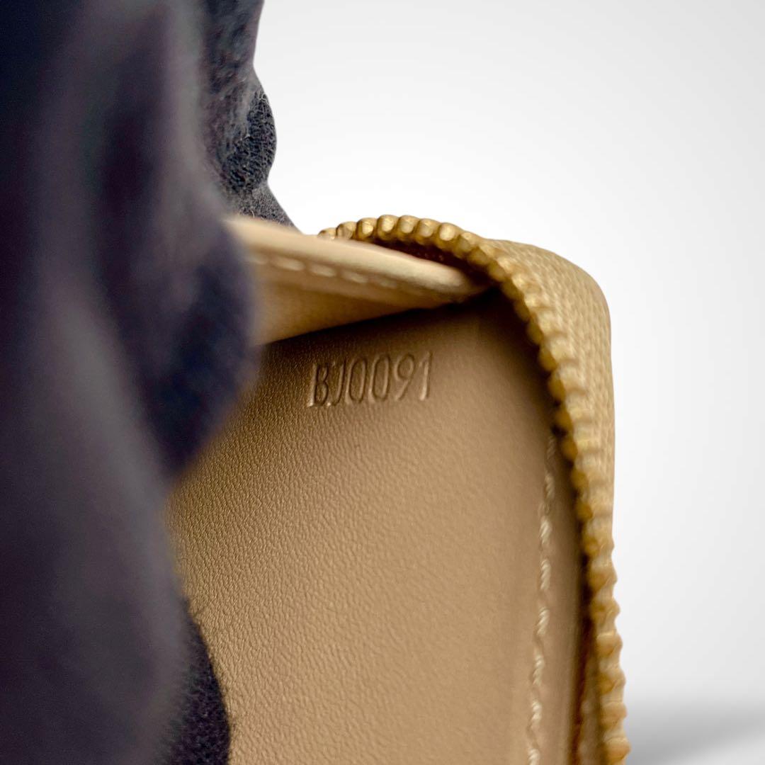 美品✨ルイヴィトン モノグラム ヴェルニ ブルーム ラウンドファスナー 折り財布