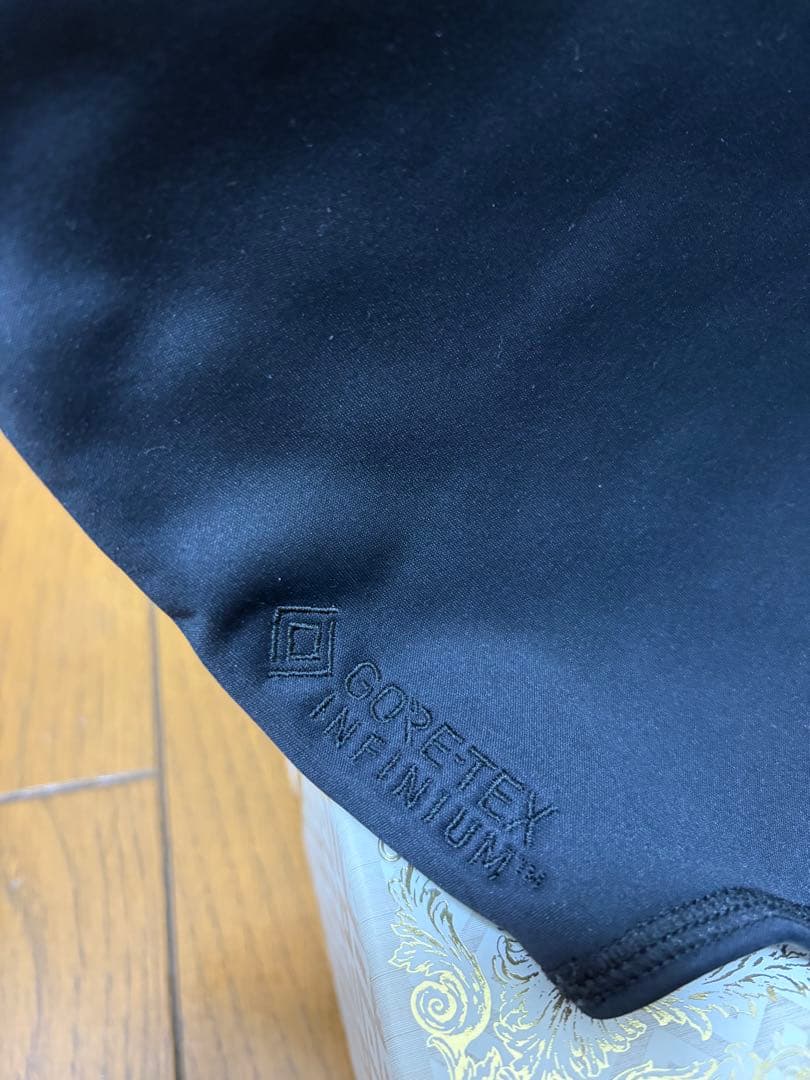 ＦＷ２３　ＳＵＰＲＥＭＥ　シュプリーム　ネックウォーマー　ブラック