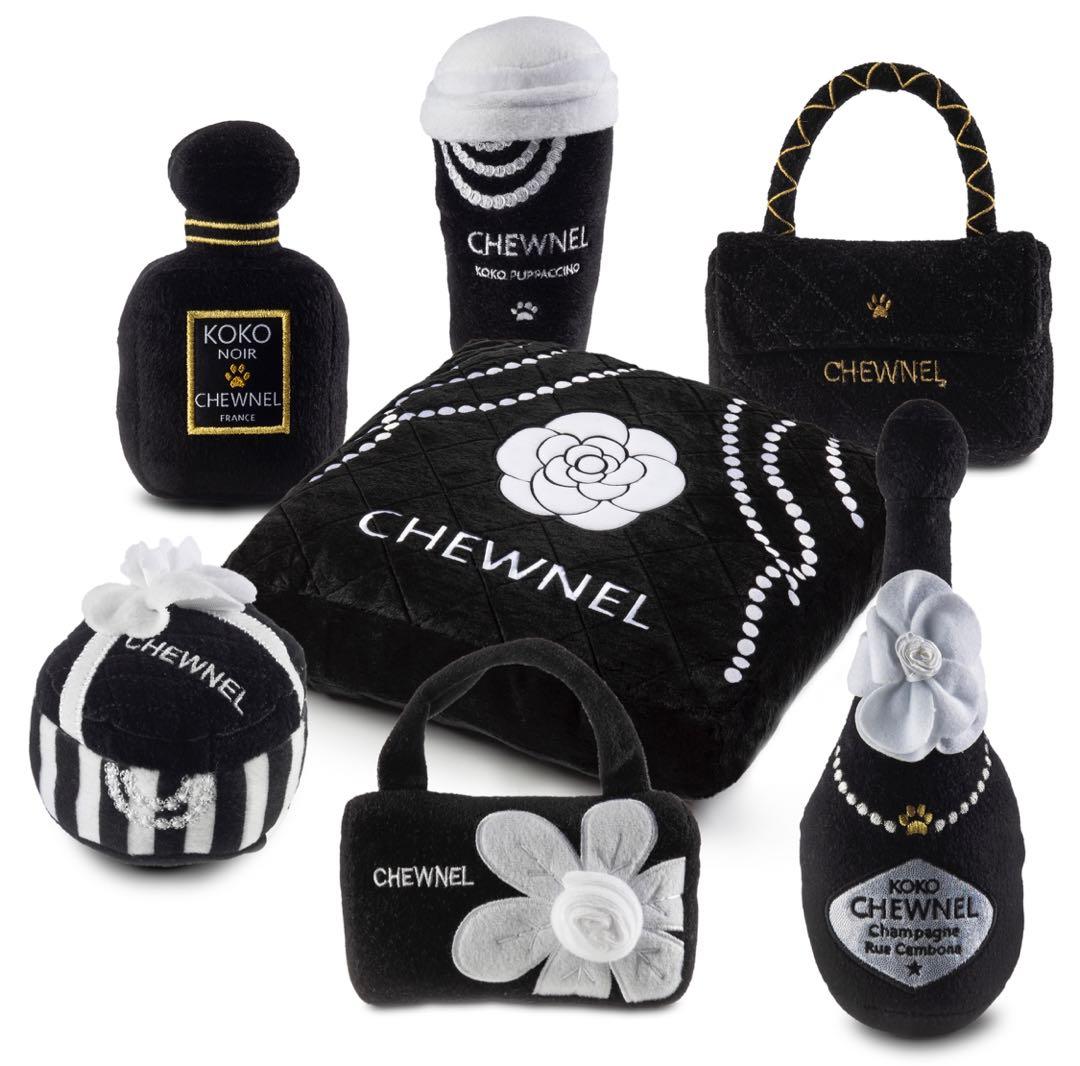 Dog Diggin Designs CHEWNEL パロディベッド　セレブ犬