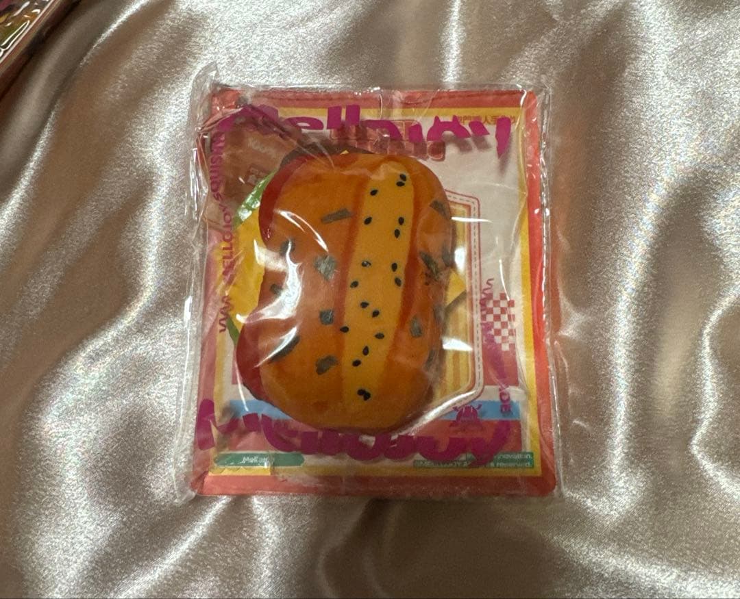 mellojoy ハンバーガー　照り焼きチキンバーガー　イカ墨バーガー