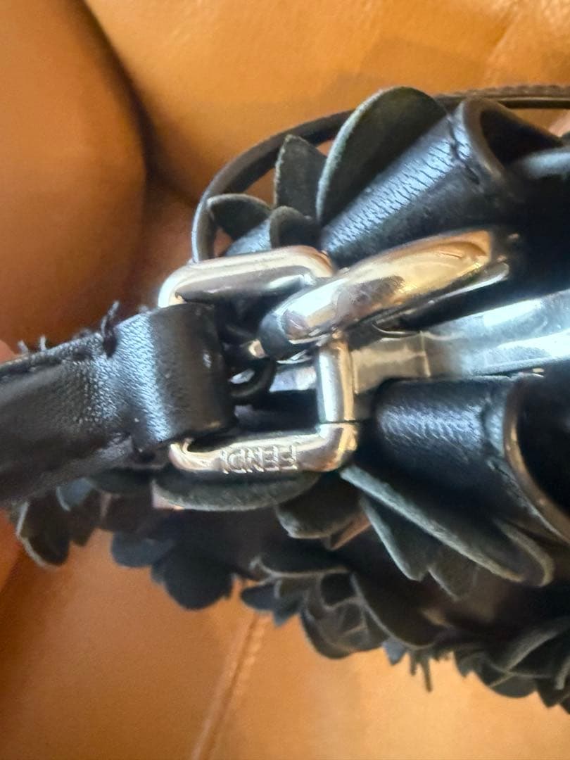 FENDI花のモーチフ黒ミニショルダーバッグ