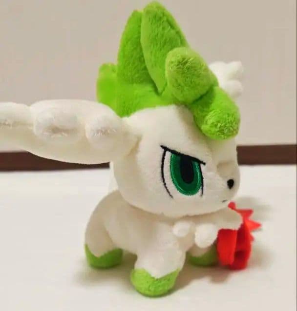 【タグ付き】ポケモンセンター限定 シェイミ ぬいぐるみ（スカイフォルム）