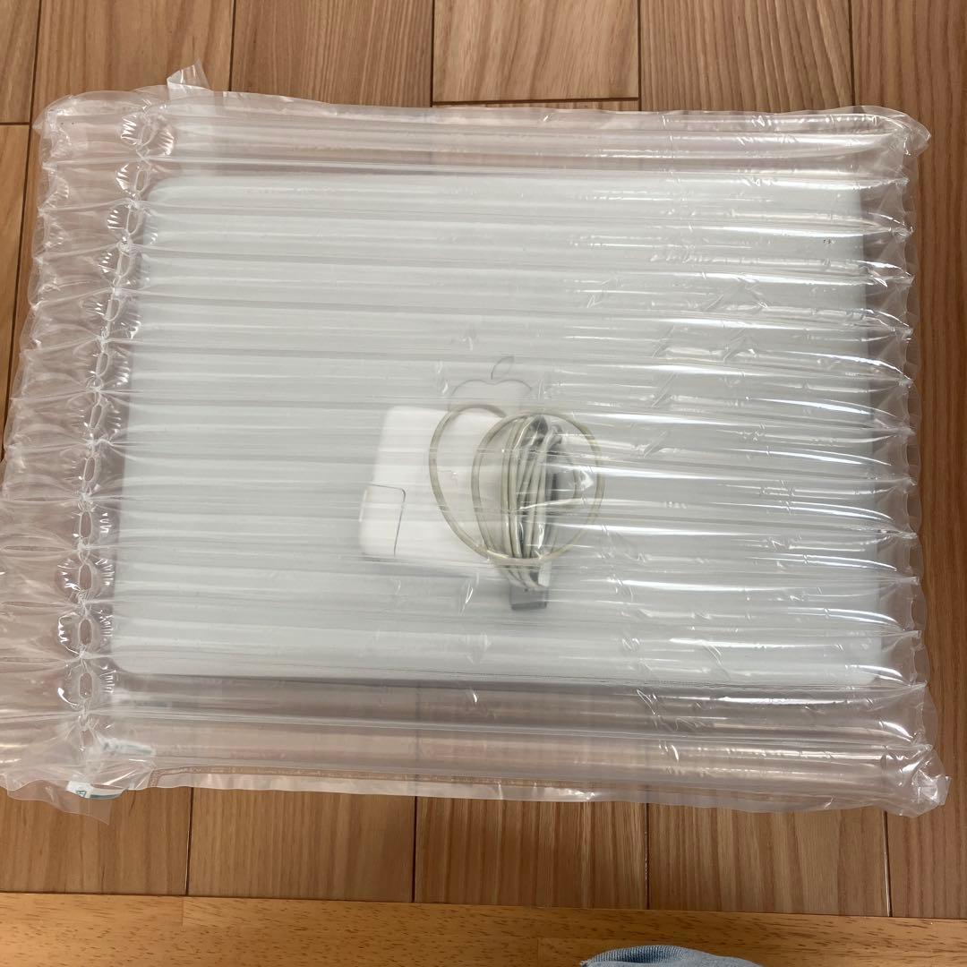 【ほぼ未使用】MacBookAir 13インチ i7 8GB 250GB