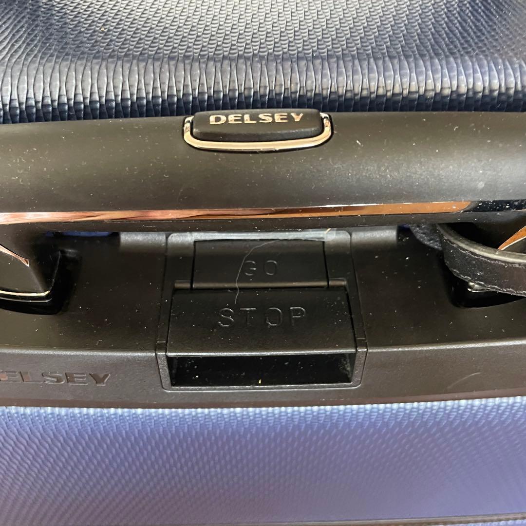 DELSEY デルセー　ネイビー キャリーケース スーツケース。