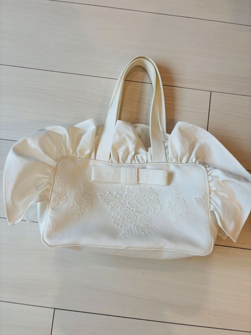 kanako tamura ハンドバッグ　トートバッグ　花柄　ホワイト