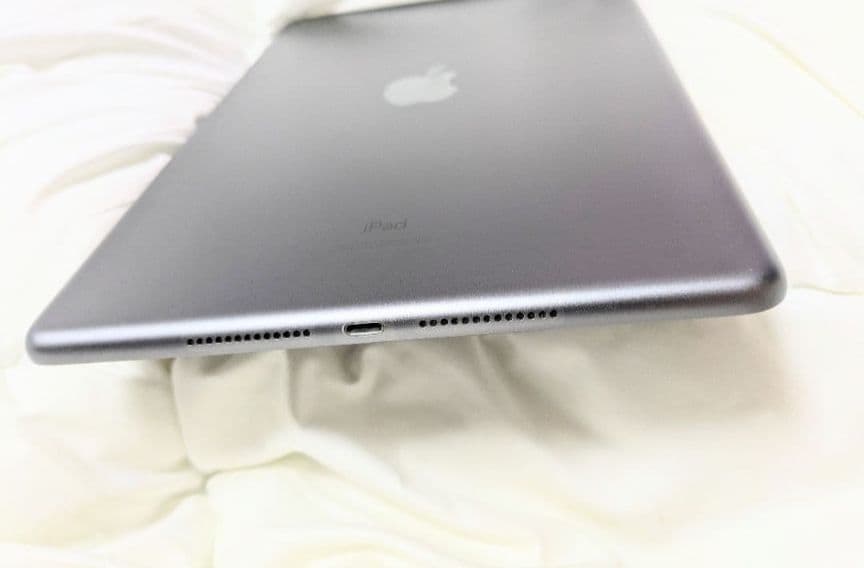 Apple iPad (第７世代) Wi-Fi 32GB MW742X/A