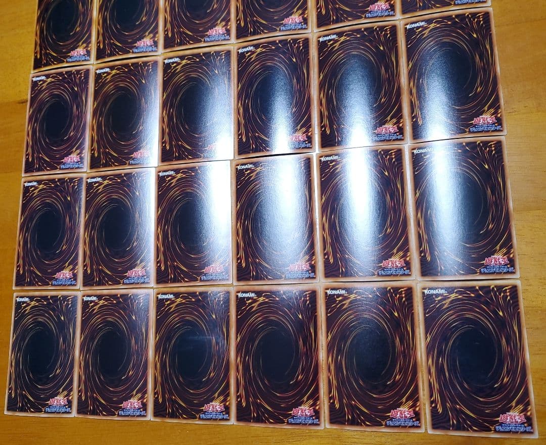 遊戯王　まとめ売り　シューティングスタードラゴン　超銀河眼の光子竜　他30枚