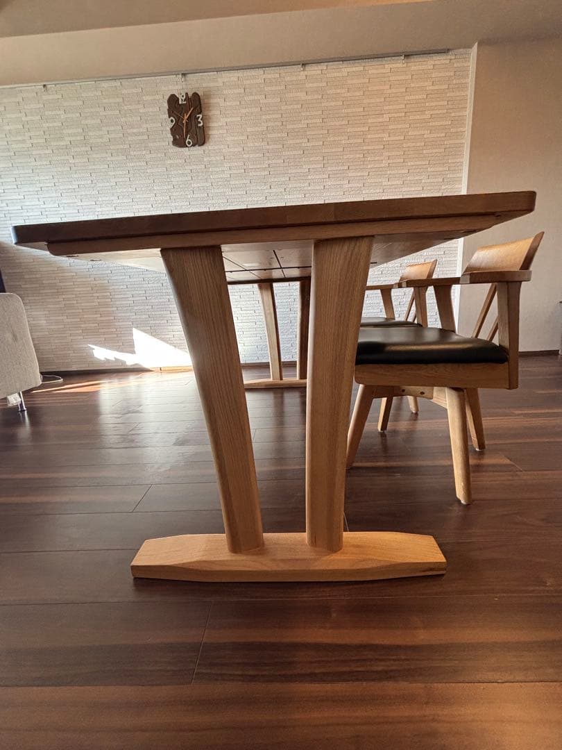 ダイニングテーブル　天然木製　２脚　オーク