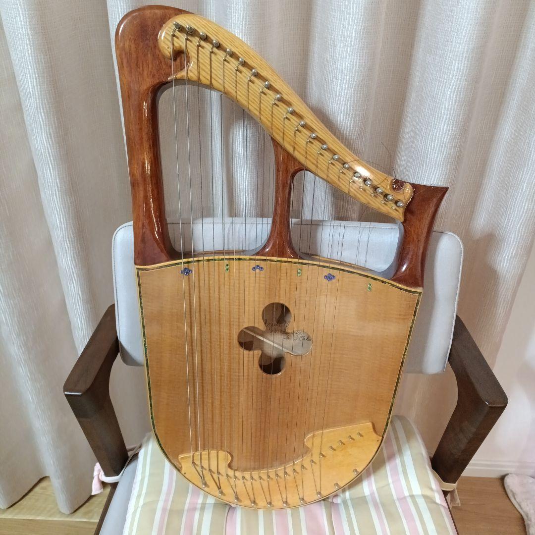 32弦　ライアー　ライヤー　ハープ　竪琴 弦楽器　ケース付き　楽器