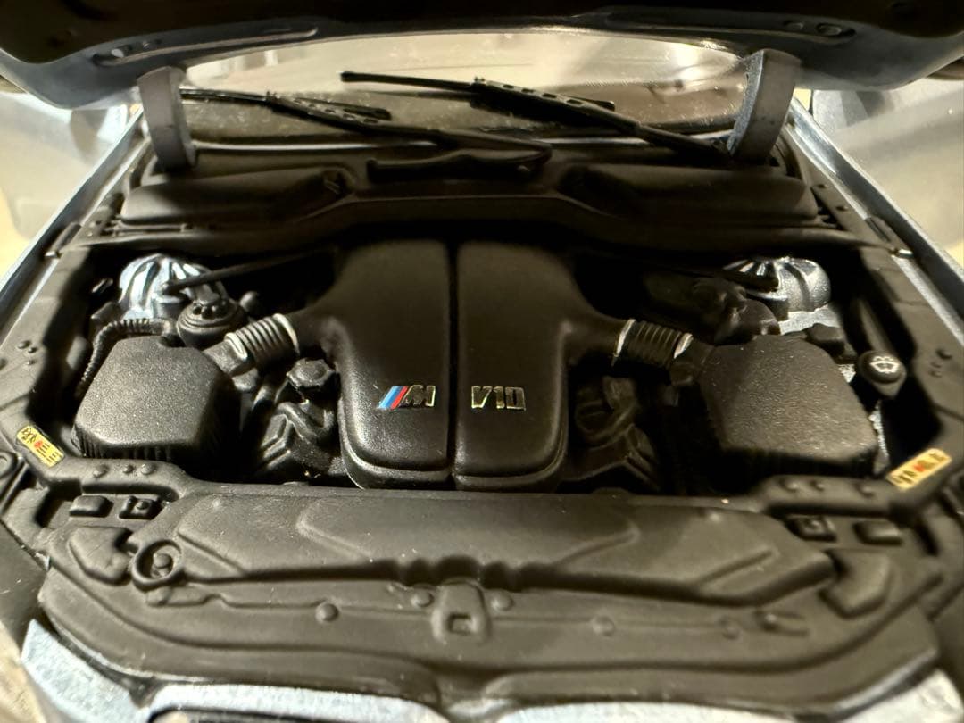 BMW M5 ミニカー ライトブルー　KYOSHO 1:18 E60