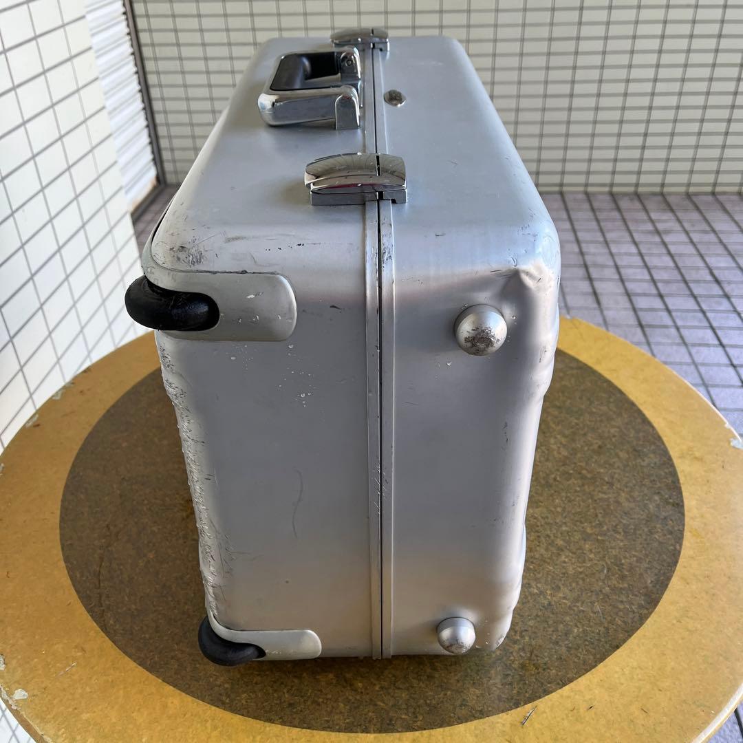 ZEROハリーバートンのキャリーバッグです