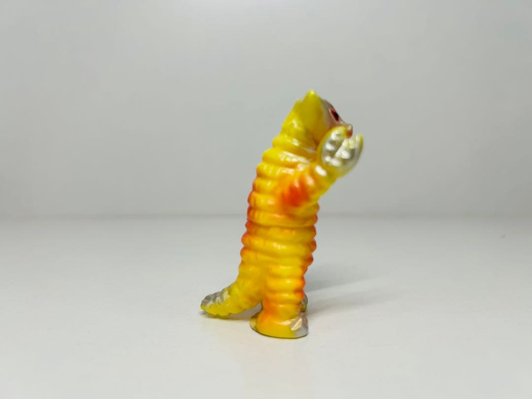 2*t様 ぶたのはな じゃんけんバトル　サドラ　ソフビ 怪獣　ウルトラマン　帰り