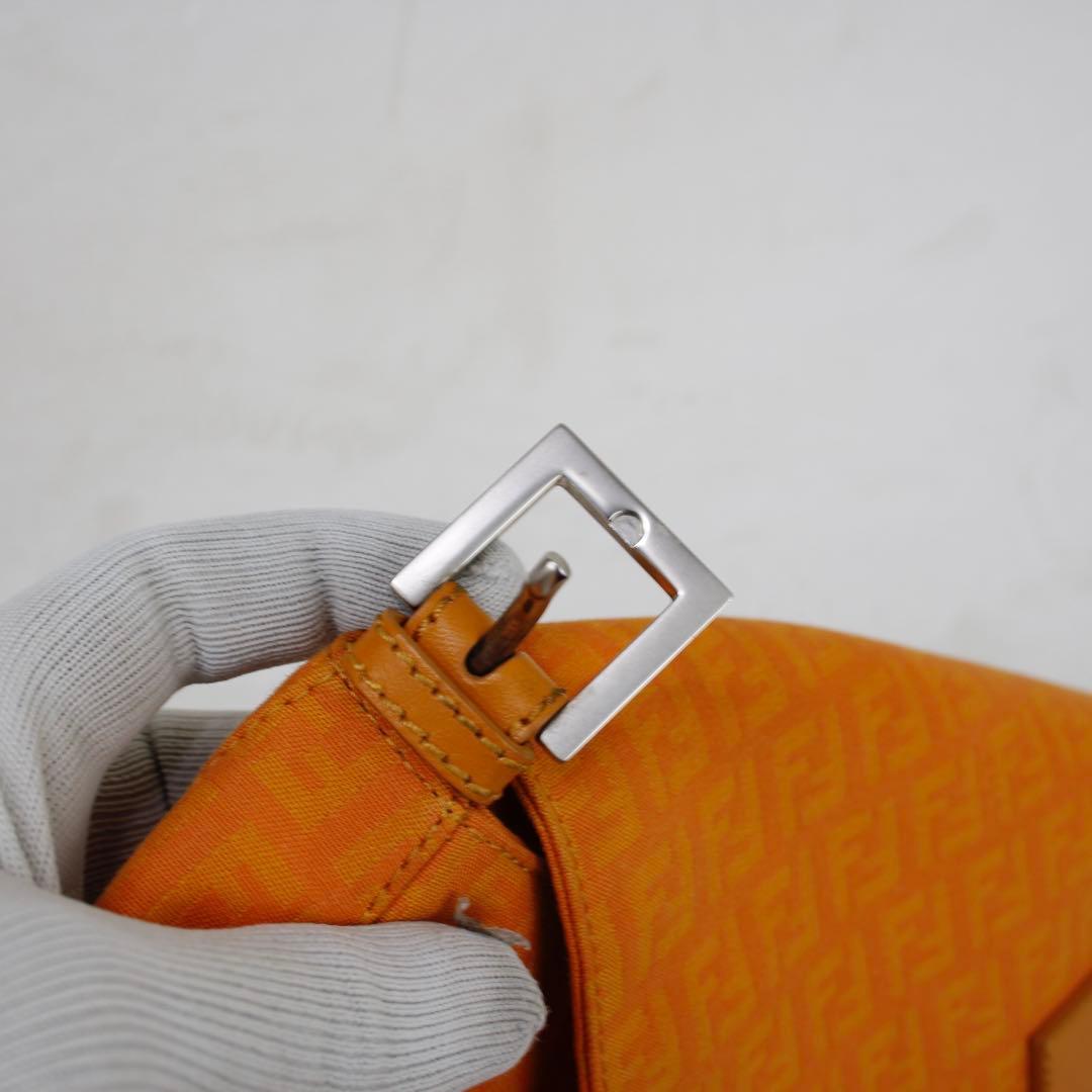 レア色　Fendi FFロゴ マンマバケット　オレンジショルダーバッグ