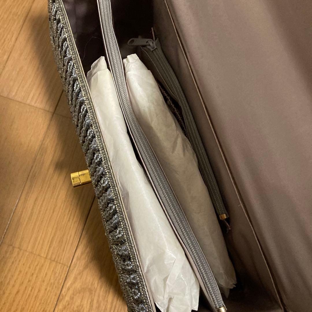 新品未使用シルバービーズ刺繍ハンドバッグ