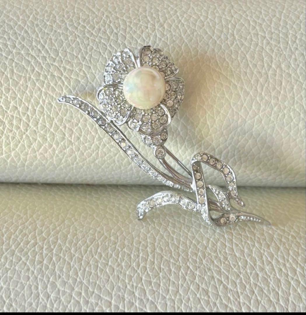 ヴァンドームブティック　パールフラワーブローチ　リボンペースト