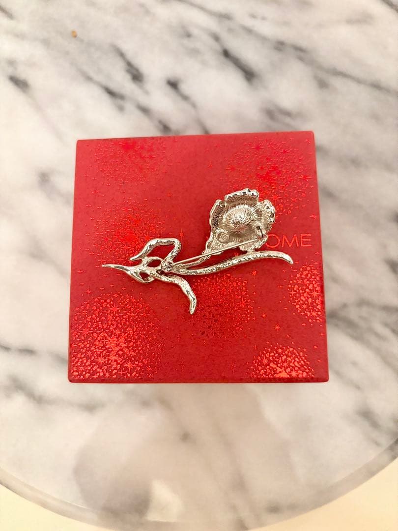 ヴァンドームブティック　パールフラワーブローチ　リボンペースト