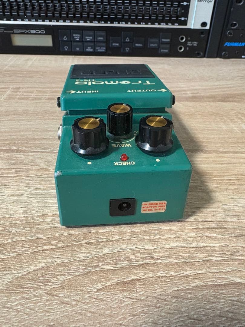 BOSS TR-2 Tremolo エフェクター
