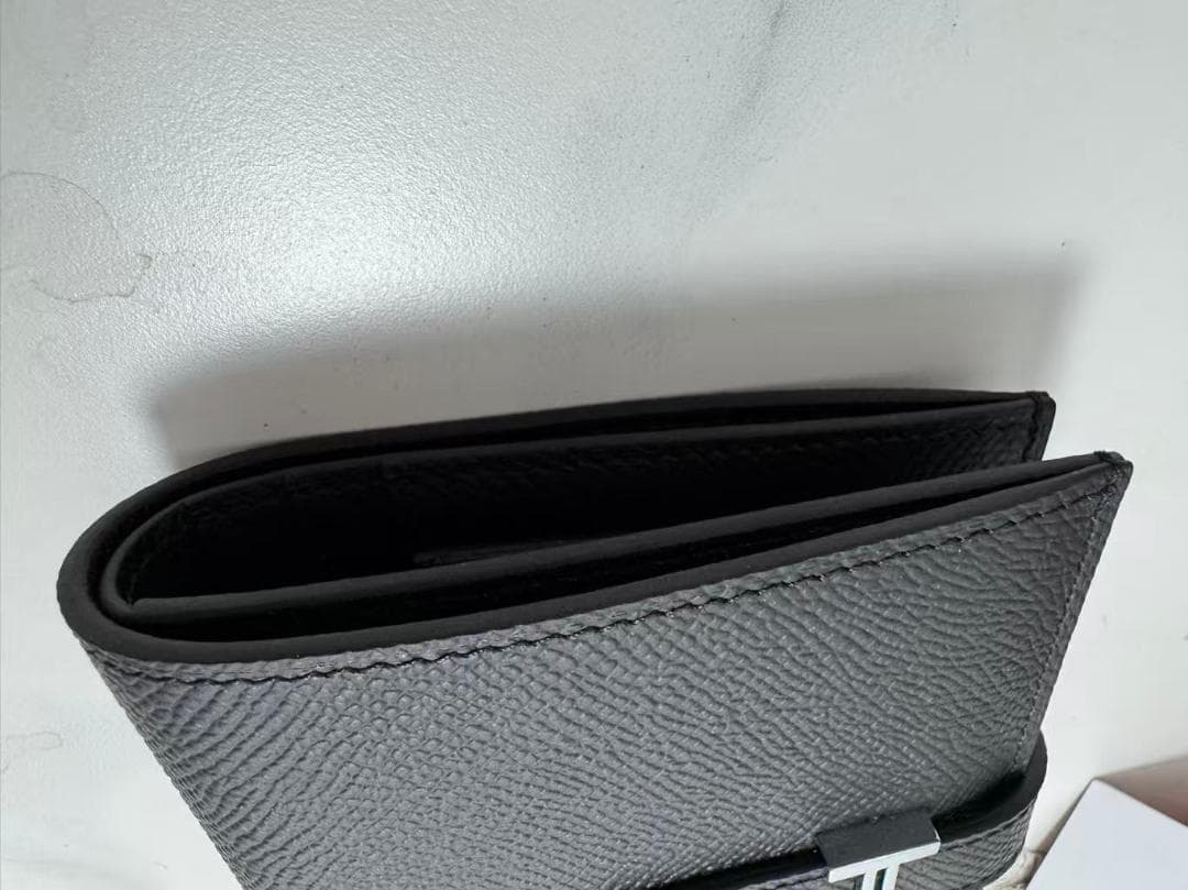 二つ折り財布 ベアンコンパクト ブラック/シルバー金具 エプソン 黒