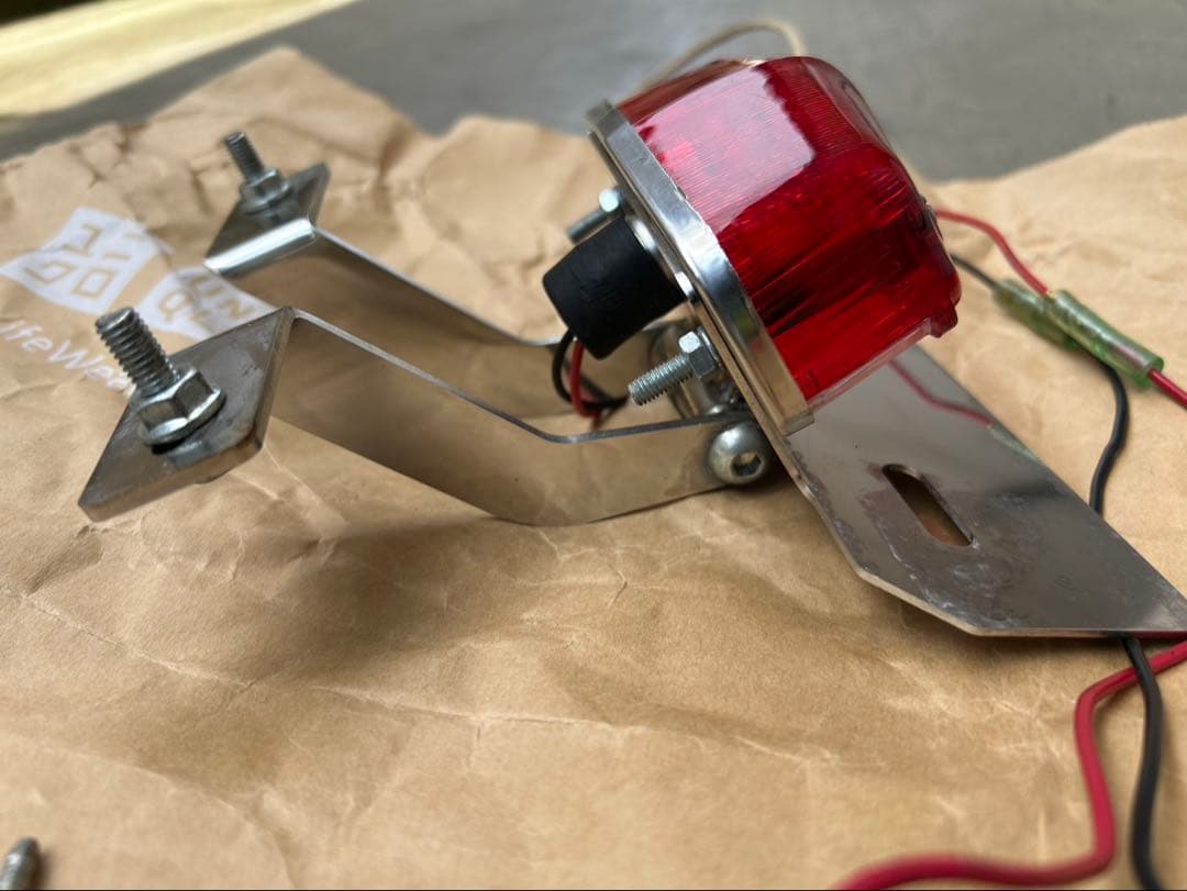 CB400SS フェンダーレスキット （ルーカステールランプ付属）（浅倉商事）