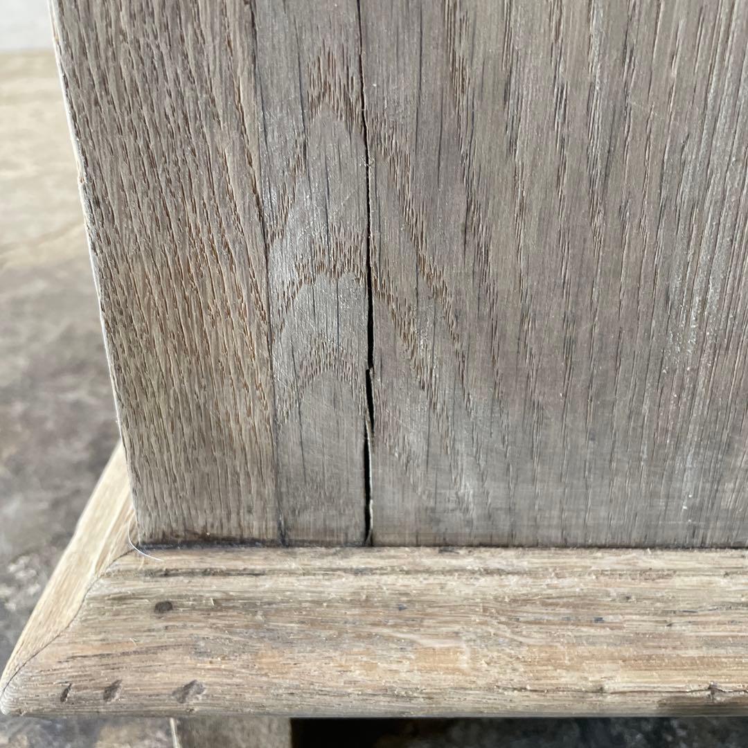 eauビンテージ ドロワーキャビネット 剥離