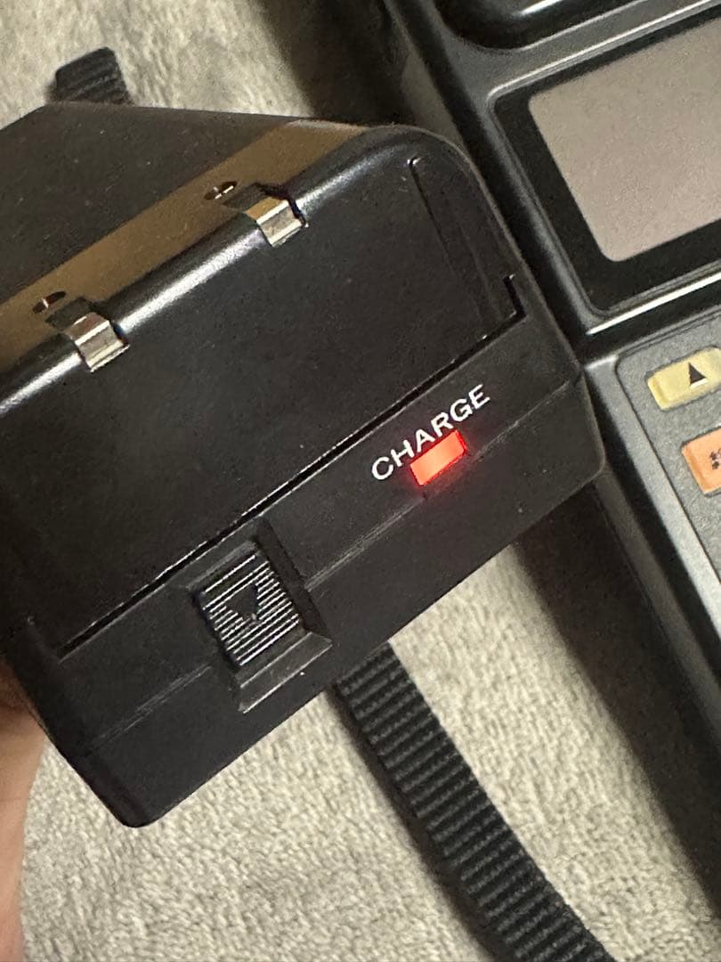 【昭和レトロ】移動電話無線機　日立ＨＰ-401 充電器付き　動作確認済み