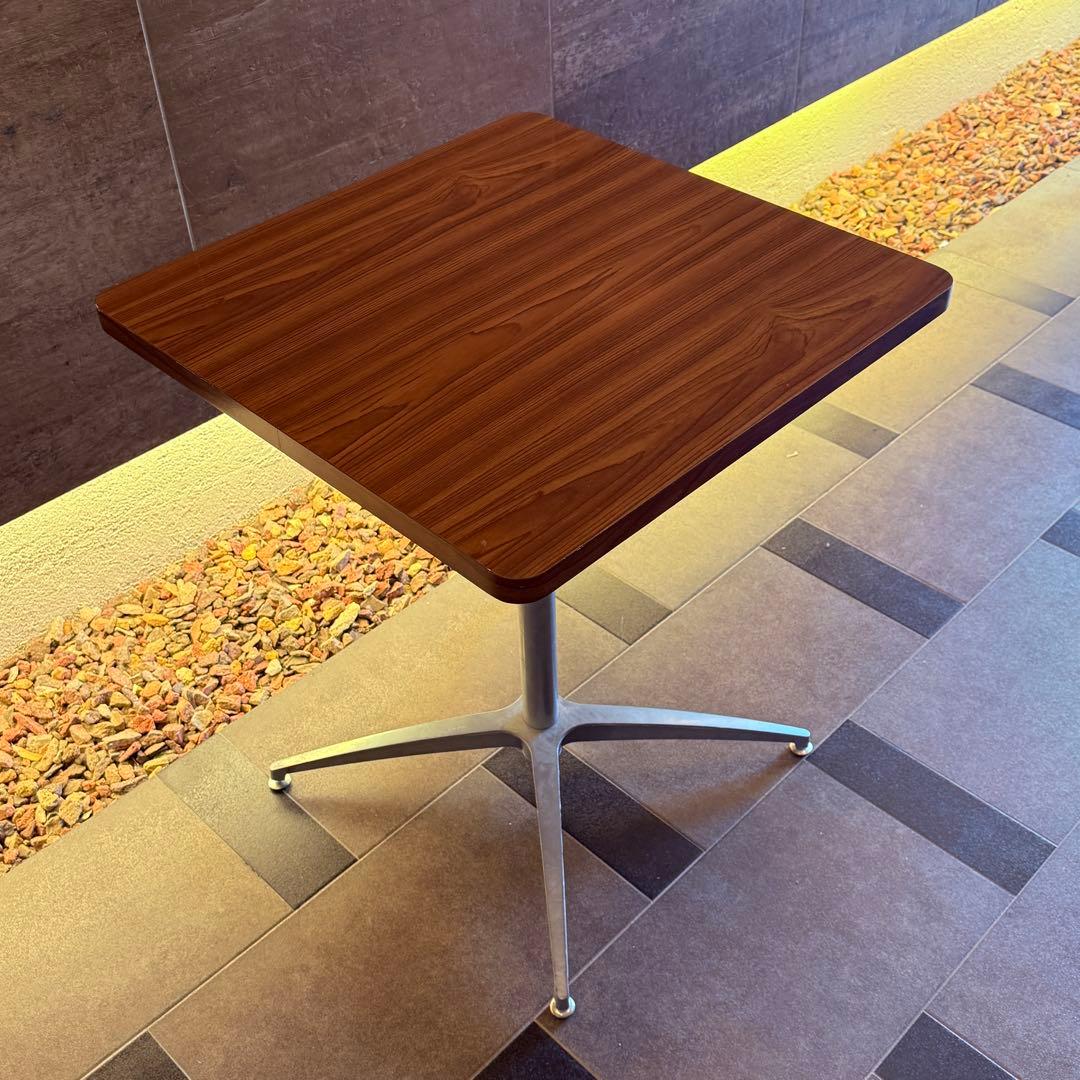 正方形　カフェテーブル ブラウン 木目調 シルバー