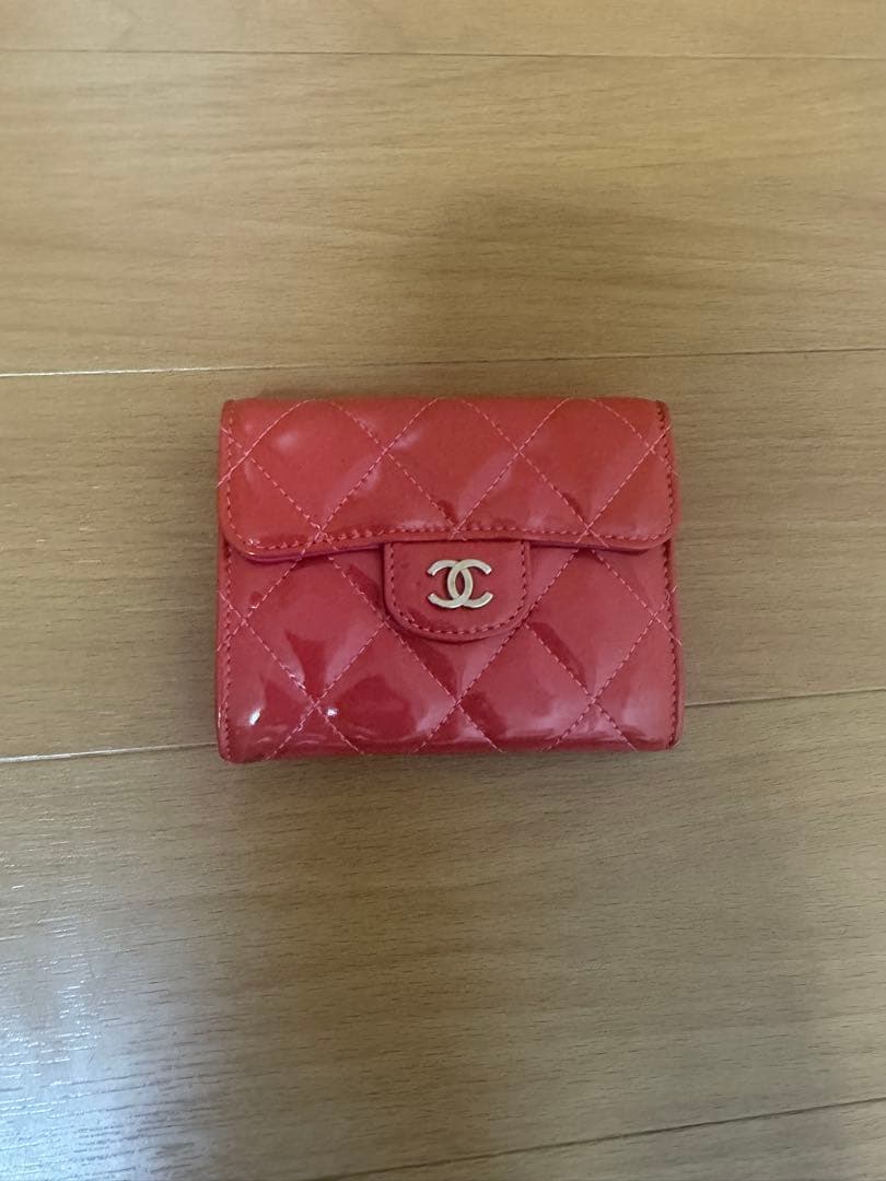 CHANEL シャネル　マトラッセ　ケース　エナメル　財布