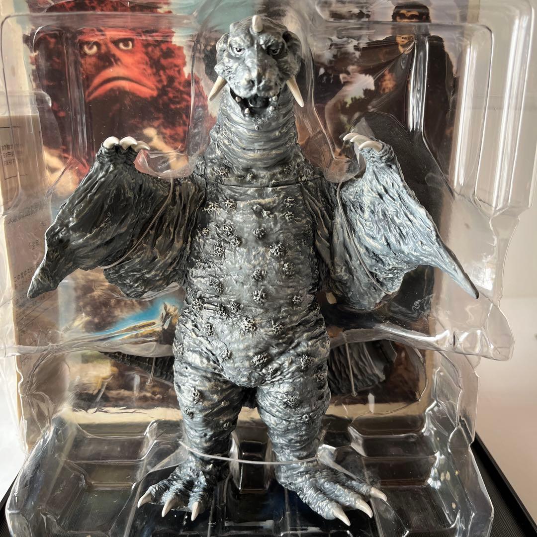 冷凍怪獣　ペギラフィギュア