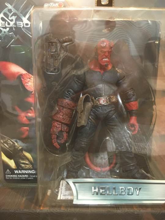 ヘルボーイ ８インチ フィギュア シリーズ１ ヘルボーイ(食い縛り)