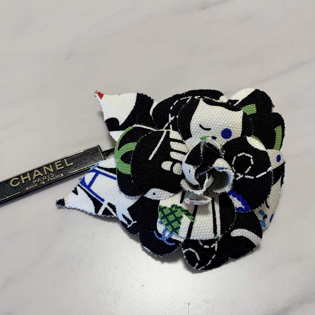 新品タグ付き　シャネル　キャットCCプリント　カメリア　コサージュ　ブローチ