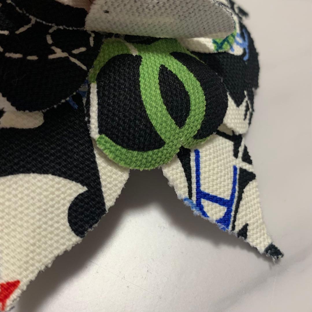 新品タグ付き　シャネル　キャットCCプリント　カメリア　コサージュ　ブローチ