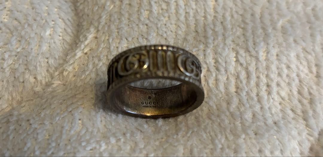 GUCCI シルバー 彫刻入りリング