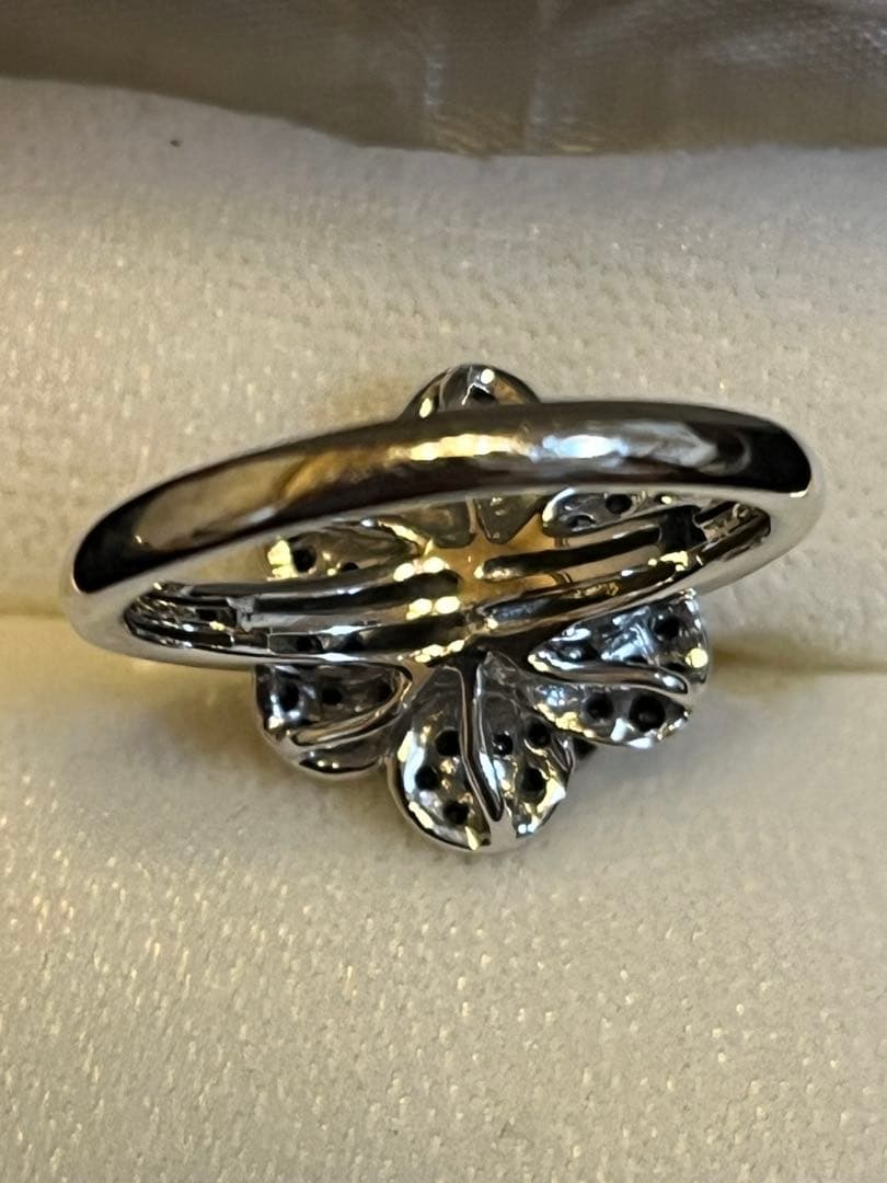 moｍo超美品未使用に近い　笠原真寿美k18WGお花リングQVC gstv