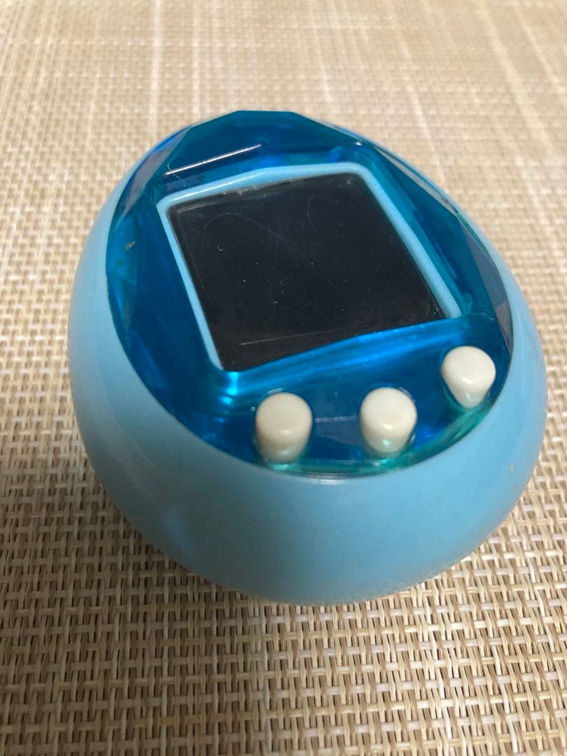 【匿名発送❗️】　バンダイ たまごっちiD ブルー