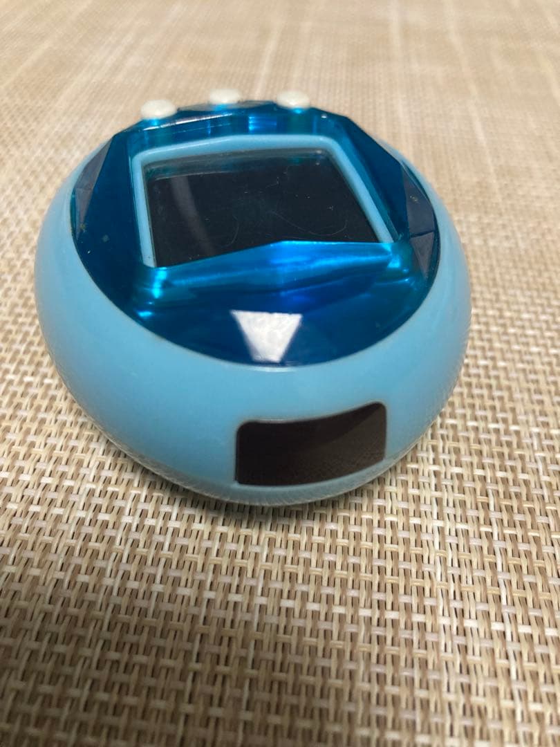 【匿名発送❗️】　バンダイ たまごっちiD ブルー