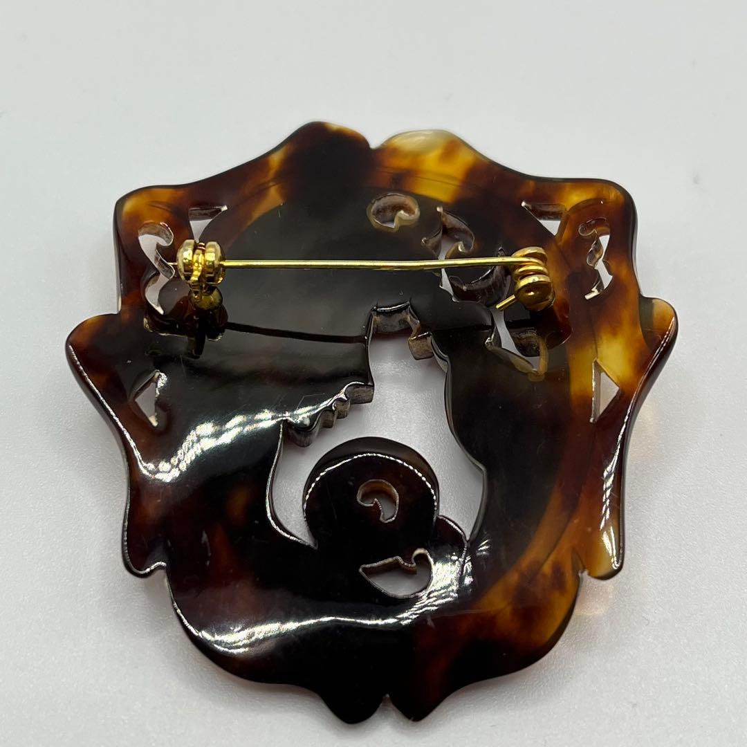 ヴィンテージ 本鼈甲 透かし彫り 少女と小鳥 デザインブローチ