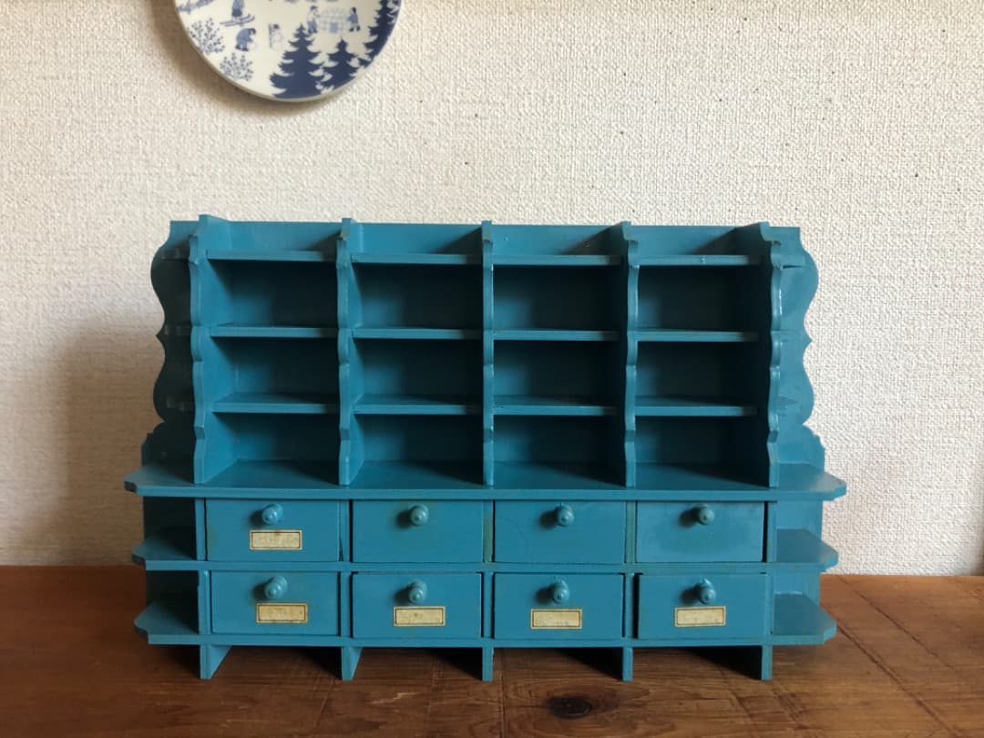 ドイツ　木製の飾り棚　ヴィンテージ　廃盤