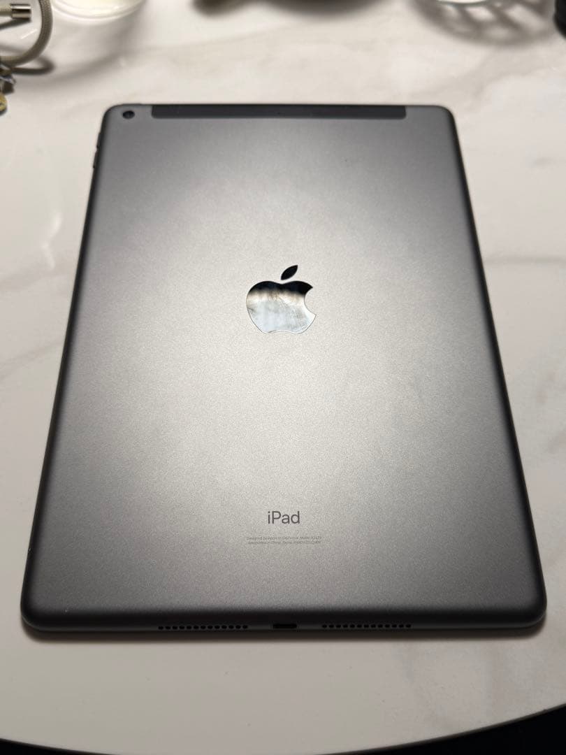 Apple iPad スペースグレー 本体のみ 第8世代 iPadOS26.2